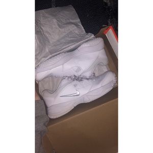 Nike Womens Court Lite 2 Tennis Shoes